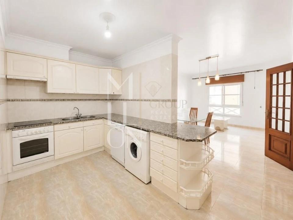 Apartamento T2 para Venda em Algueirão-Mem Martins Foto 16