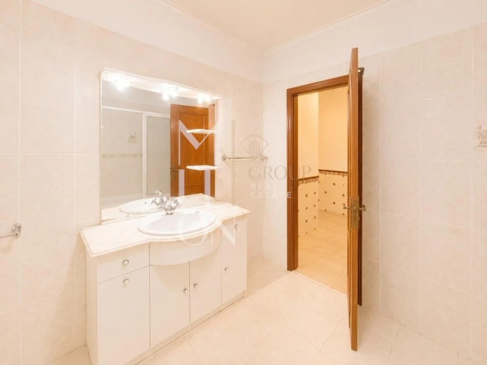 Apartamento T2 para Venda em Algueirão-Mem Martins Foto 22