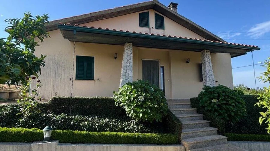 Moradia T4 para Venda em Sobreira Formosa e Alvito da Beira