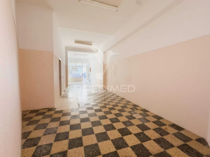 Loja para Arrendamento em Almada, Cova da Piedade, Pragal e Cacilhas Foto 4