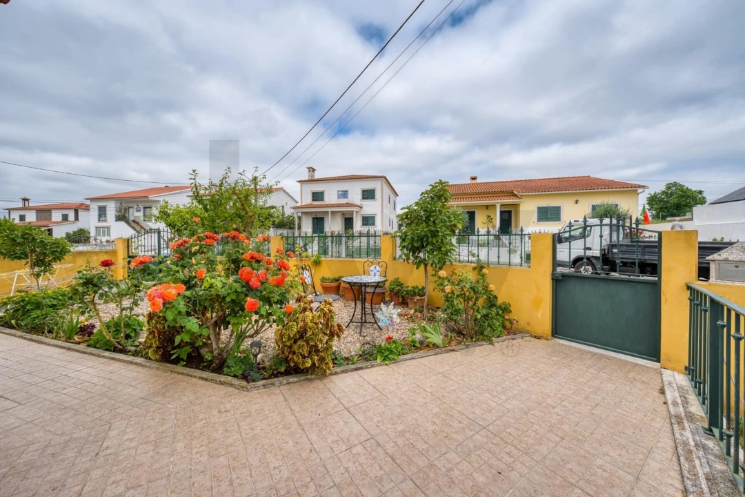 Moradia T4 para Venda em Romeira e Várzea Foto 2