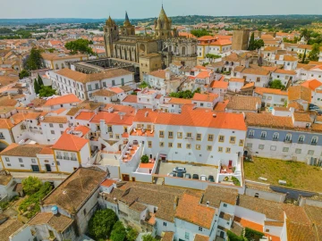 Prédio para Venda em Évora (São Mamede, Sé, São Pedro e Santo Antão)