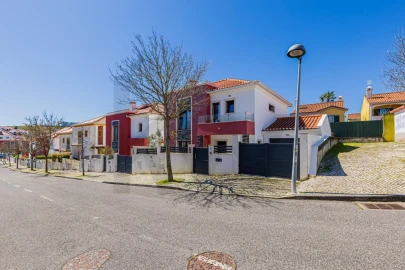 Moradia T3 para Venda em São João das Lampas e Terrugem