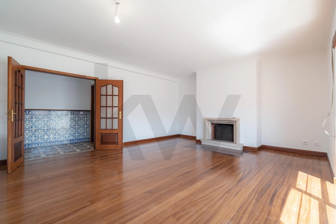 Apartamento T3 para Venda em Santo Antonio dos Olivais Foto 4