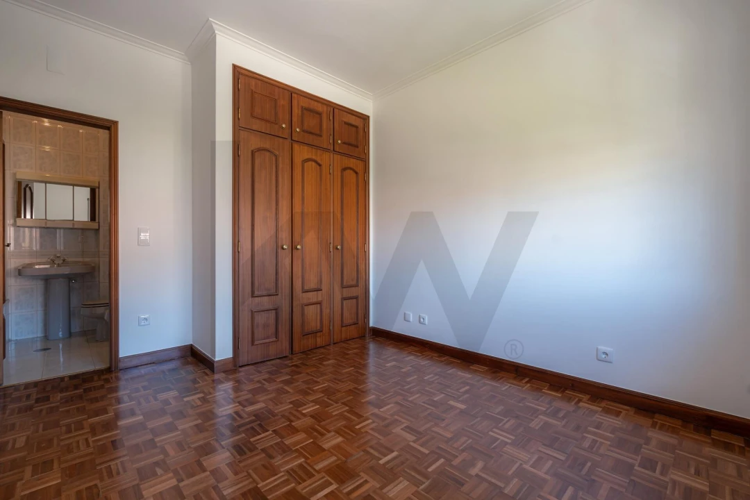 Apartamento T3 para Venda em Santo Antonio dos Olivais Foto 12