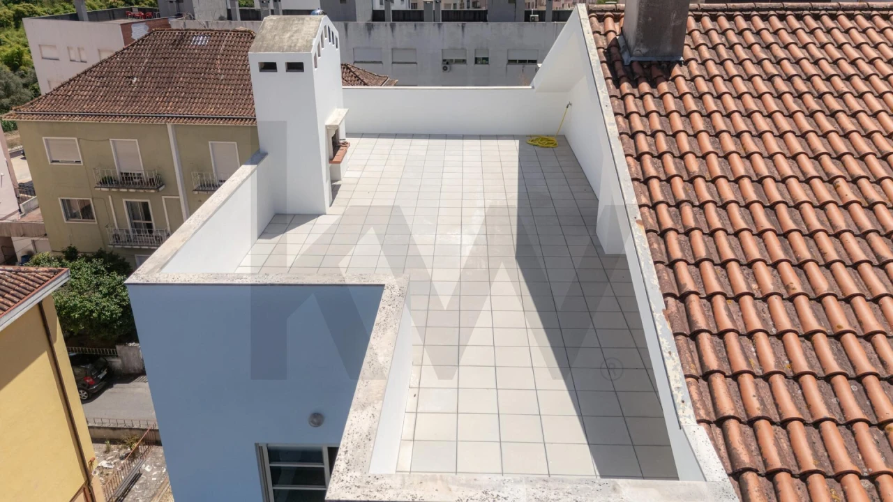 Apartamento T3 para Venda em Santo Antonio dos Olivais Foto 2