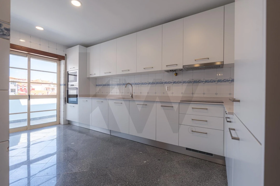 Apartamento T3 para Venda em Santo Antonio dos Olivais Foto 8