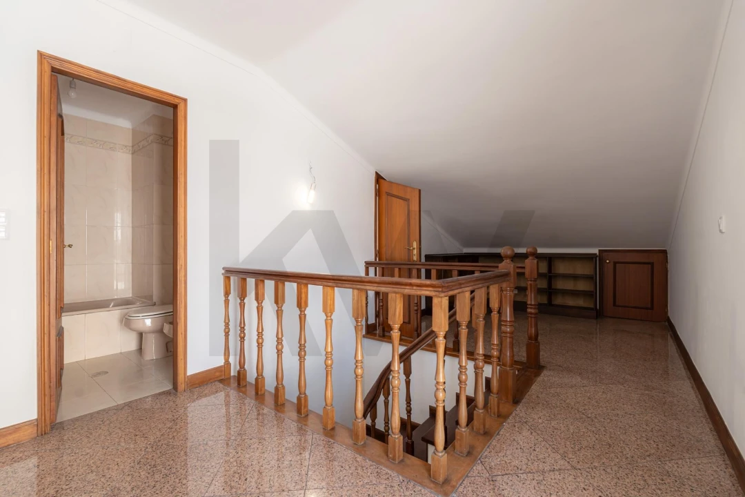 Apartamento T3 para Venda em Santo Antonio dos Olivais Foto 17
