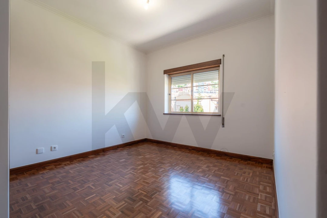 Apartamento T3 para Venda em Santo Antonio dos Olivais Foto 11