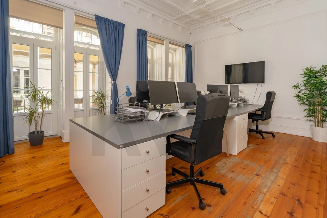 Apartamento T8 para Arrendamento em Santo António Foto 26