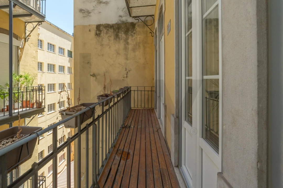 Apartamento T8 para Arrendamento em Santo António Foto 30