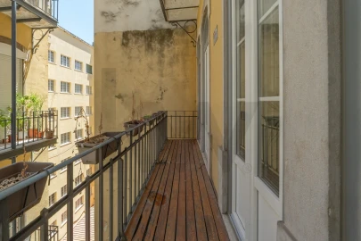 Apartamento T8 para Arrendamento em Santo António