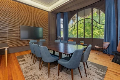 Apartamento T8 para Arrendamento em Santo António