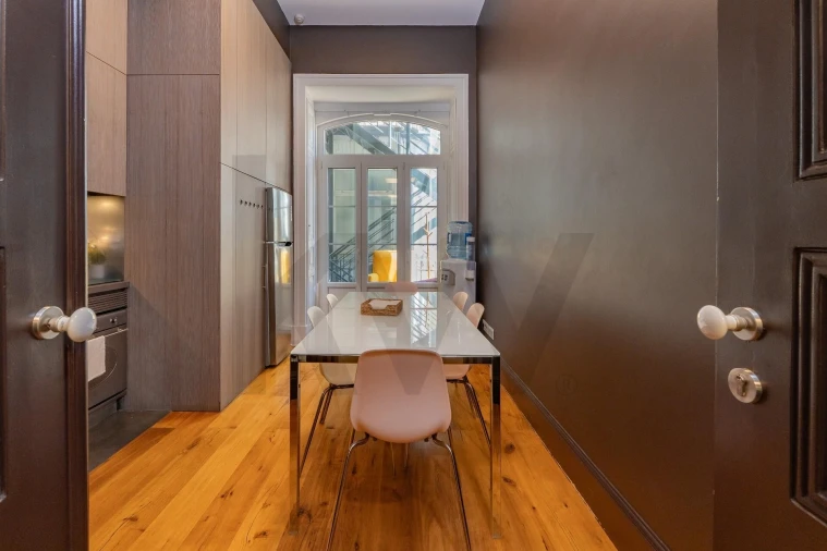 Apartamento T8 para Arrendamento em Santo António Foto 7