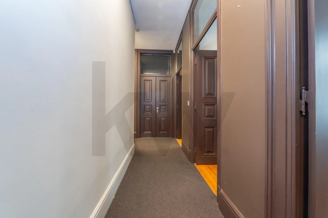 Apartamento T8 para Arrendamento em Santo António Foto 29