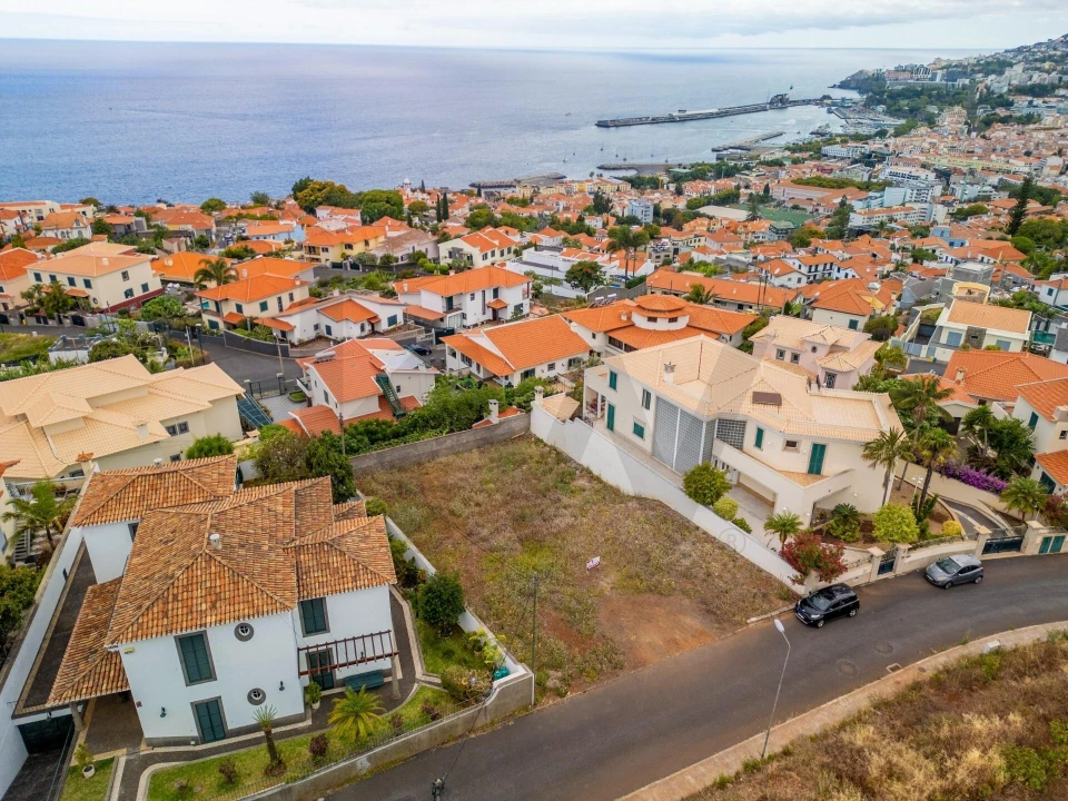 Terreno para Venda em Funchal (Santa Maria Maior) Foto 2