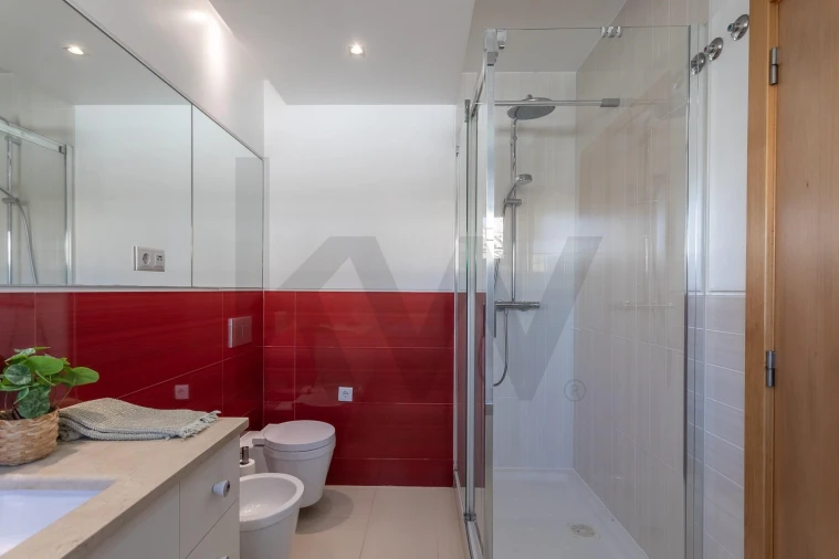 Moradia T4 para Venda em Pontinha e Famões Foto 41