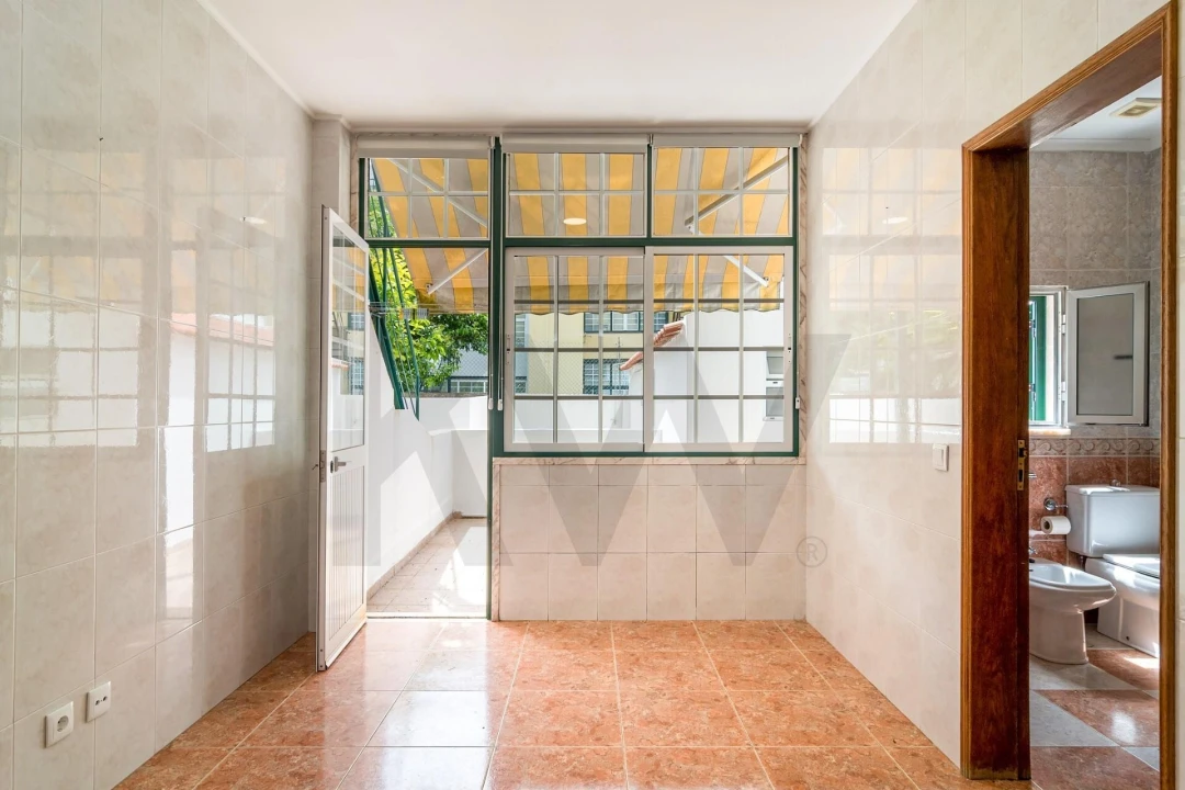 Apartamento T2 para Venda em Areeiro Foto 10