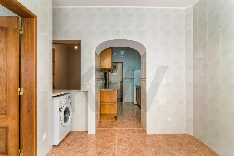 Apartamento T2 para Venda em Areeiro Foto 11