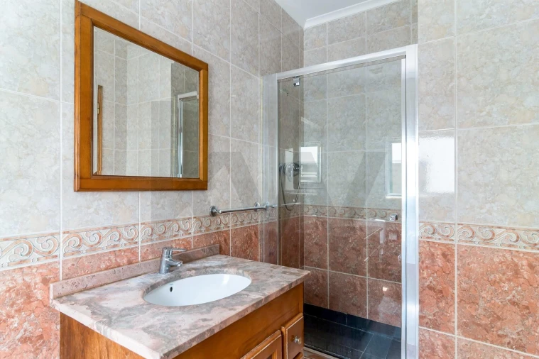 Apartamento T2 para Venda em Areeiro Foto 17