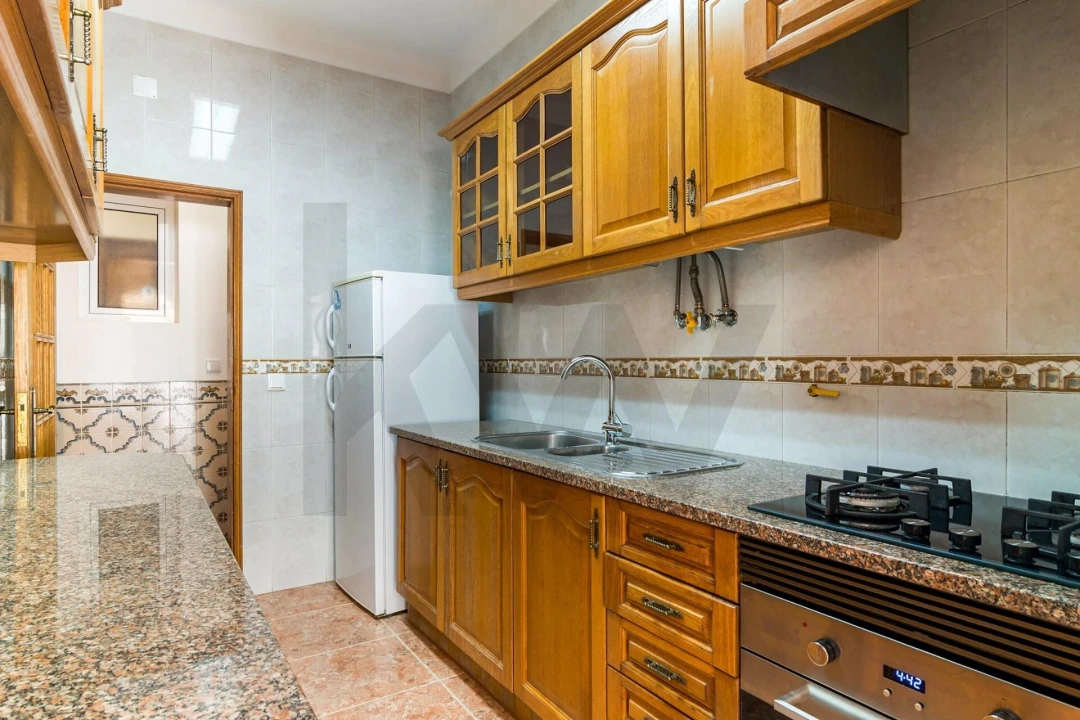 Apartamento T2 para Venda em Areeiro Foto 8