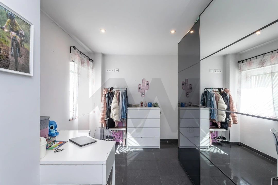Apartamento T3 para Venda em Rio de Mouro Foto 26