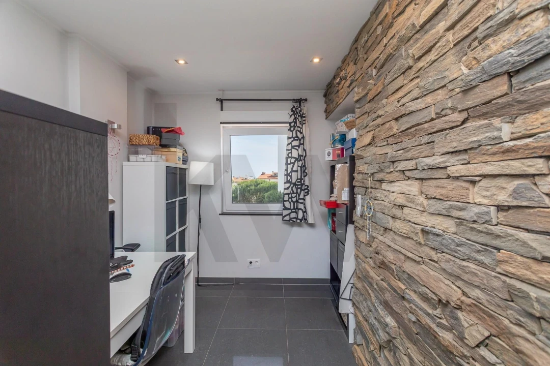 Apartamento T3 para Venda em Rio de Mouro Foto 11