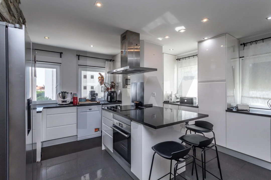 Apartamento T3 para Venda em Rio de Mouro Foto 7