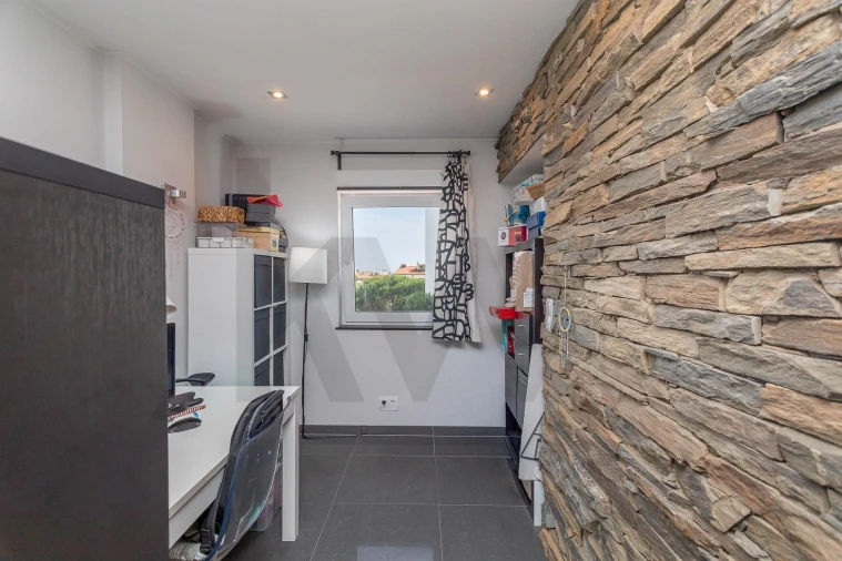 Apartamento T3 para Venda em Rio de Mouro Foto 11