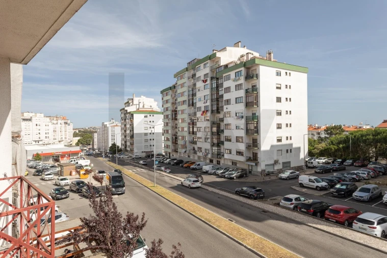 Apartamento T3 para Venda em Rio de Mouro Foto 39