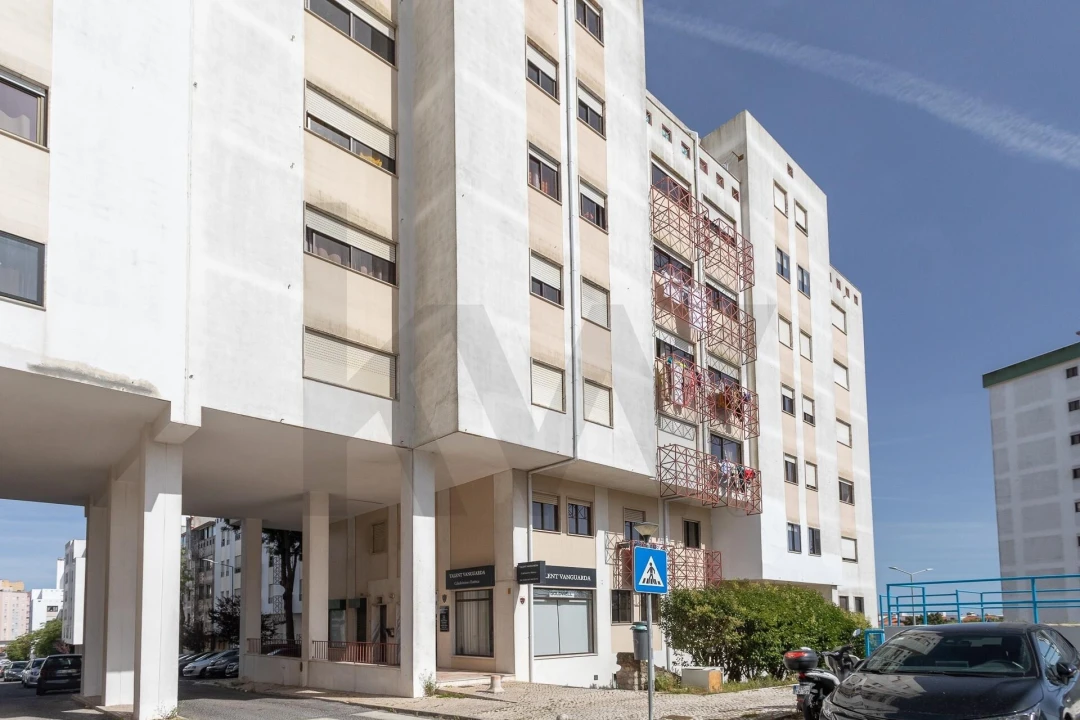 Apartamento T3 para Venda em Rio de Mouro Foto 37