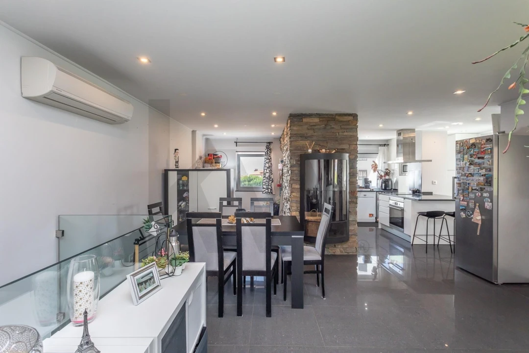 Apartamento T3 para Venda em Rio de Mouro Foto 3