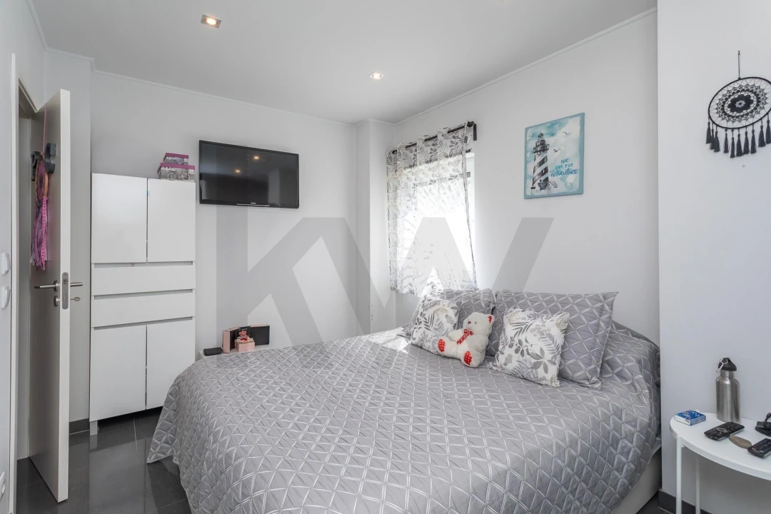 Apartamento T3 para Venda em Rio de Mouro Foto 28