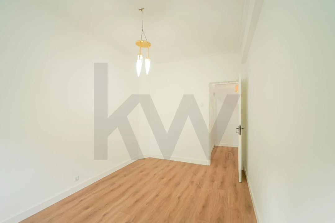 Apartamento T2 para Venda em Benfica Foto 4