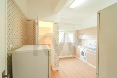 Apartamento T2 para Venda em Benfica