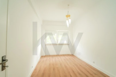 Apartamento T2 para Venda em Benfica
