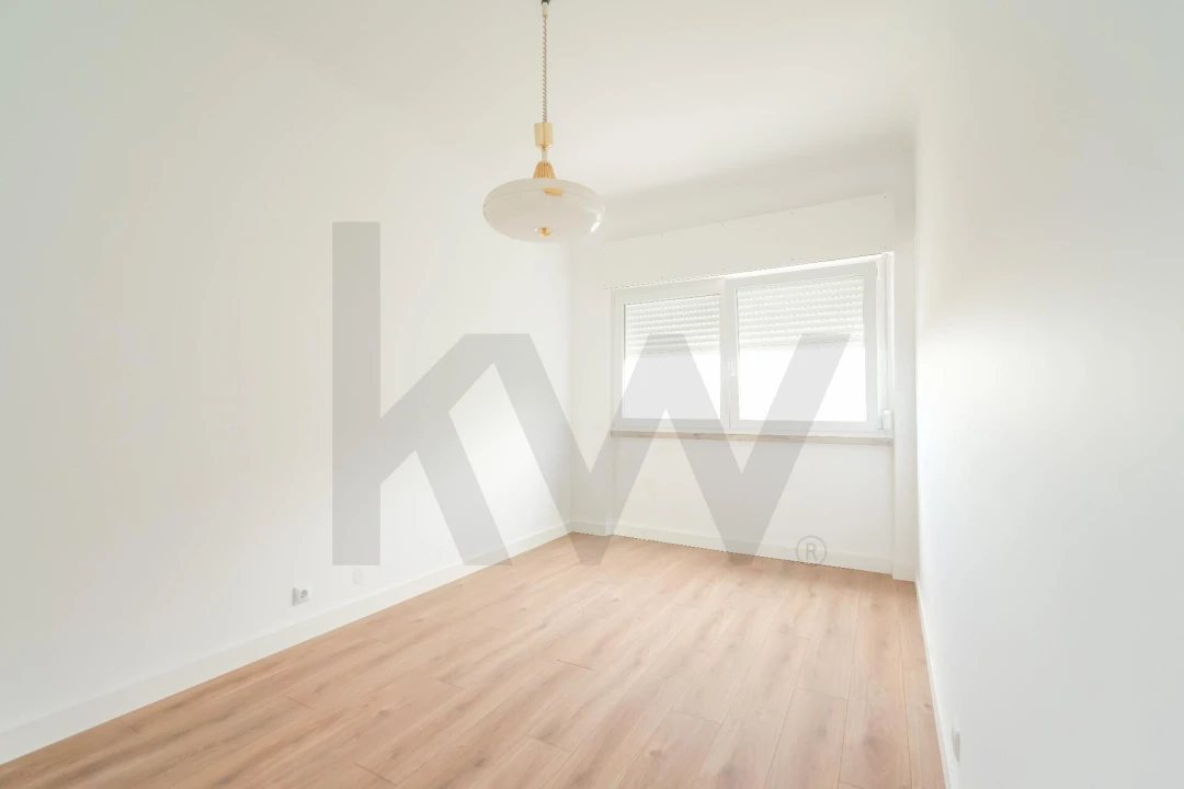 Apartamento T2 para Venda em Benfica Foto 14