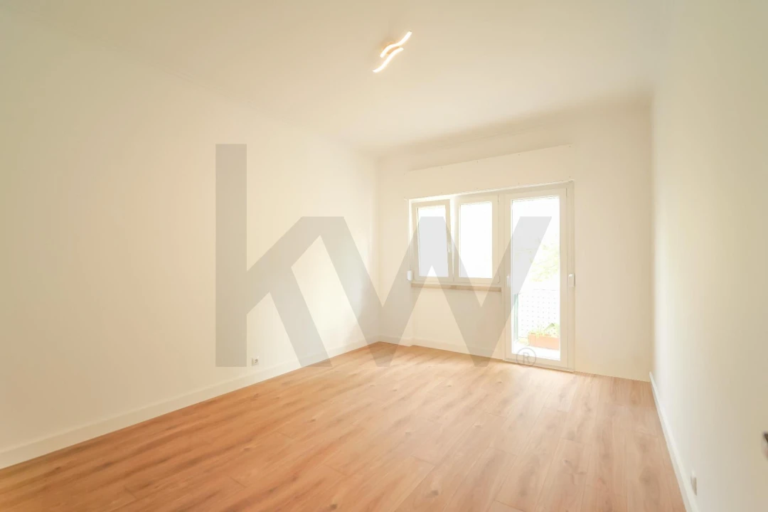 Apartamento T2 para Venda em Benfica Foto 6