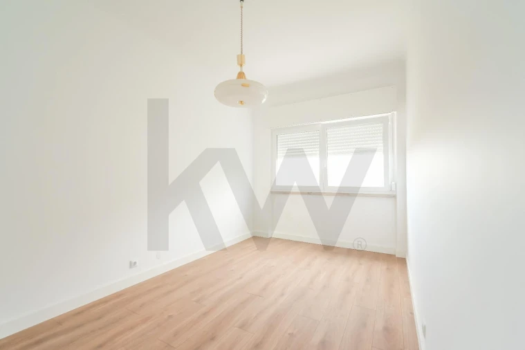 Apartamento T2 para Venda em Benfica Foto 14