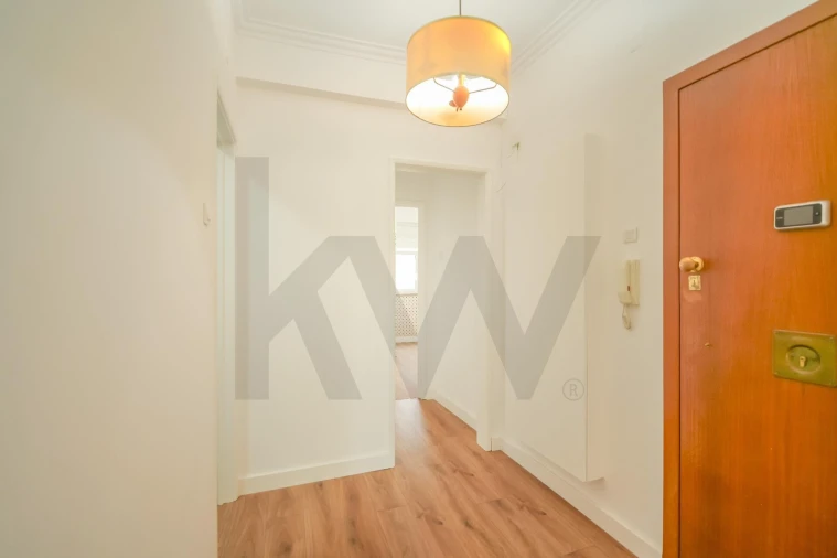 Apartamento T2 para Venda em Benfica Foto 5
