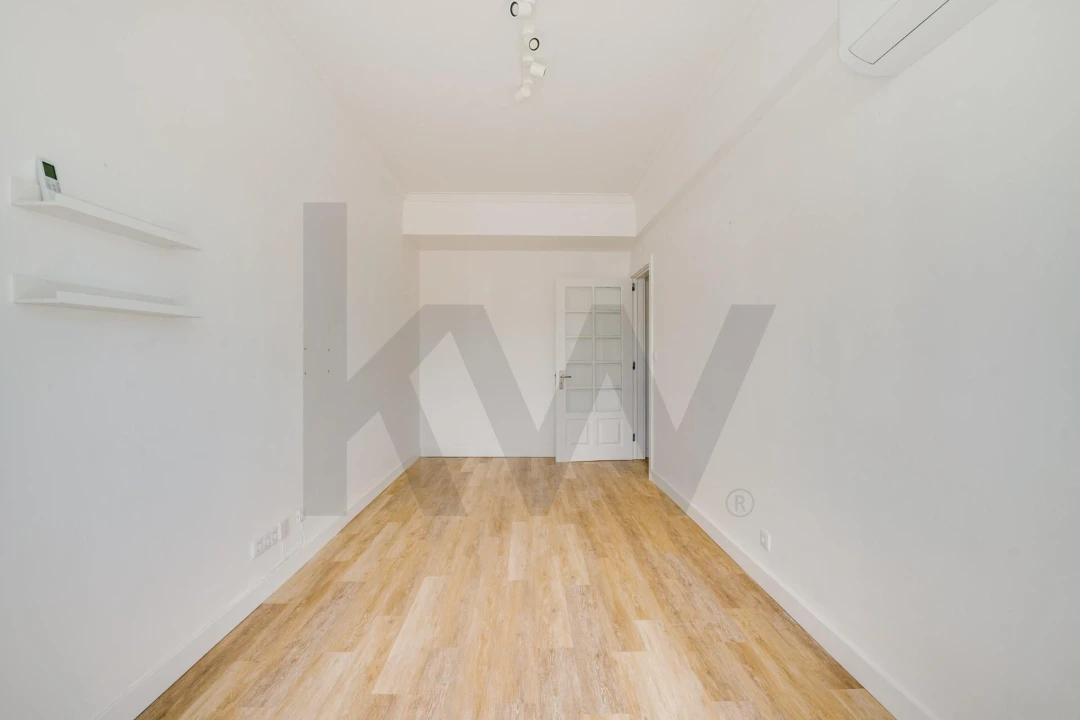 Apartamento T2 para Arrendamento em Lumiar Foto 5