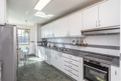 Apartamento T3 para Venda em Algés, Linda-A-Velha e Cruz Quebrada-Dafundo