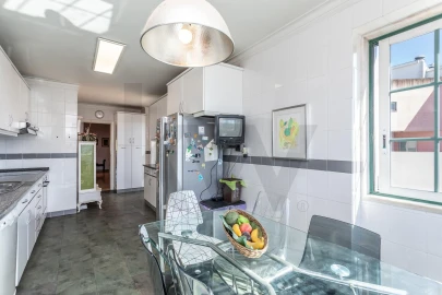 Apartamento T3 para Venda em Algés, Linda-A-Velha e Cruz Quebrada-Dafundo
