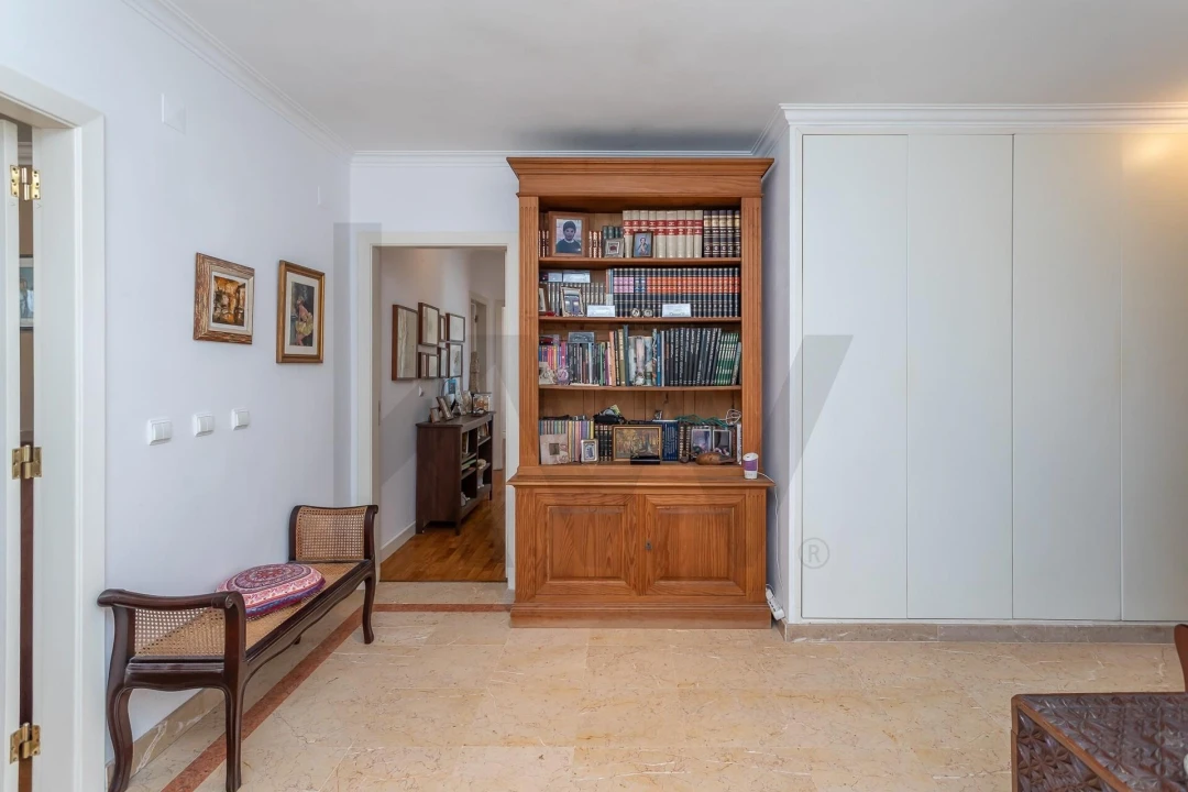 Apartamento T3 para Venda em Algés, Linda-A-Velha e Cruz Quebrada-Dafundo Foto 2