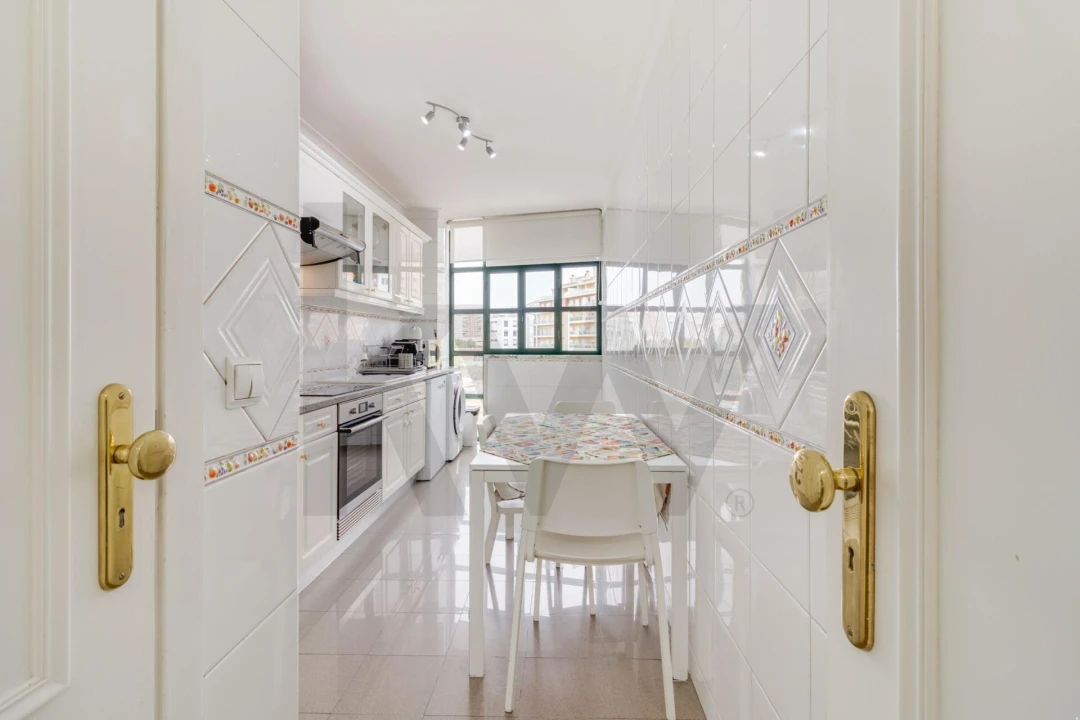 Apartamento T3 para Venda em Almada, Cova da Piedade, Pragal e Cacilhas Foto 3