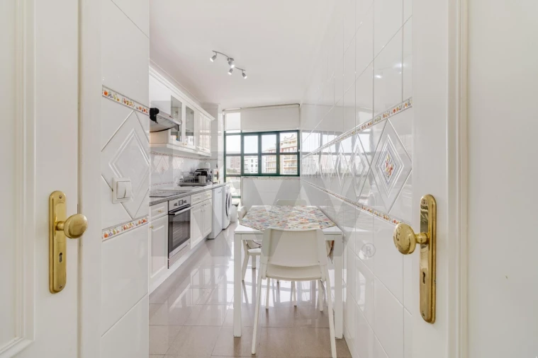 Apartamento T3 para Venda em Almada, Cova da Piedade, Pragal e Cacilhas Foto 3
