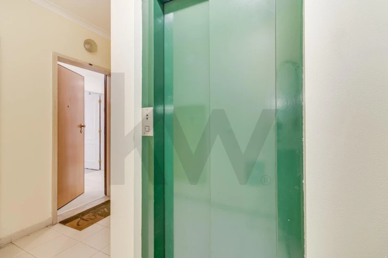 Apartamento T3 para Venda em Almada, Cova da Piedade, Pragal e Cacilhas Foto 23