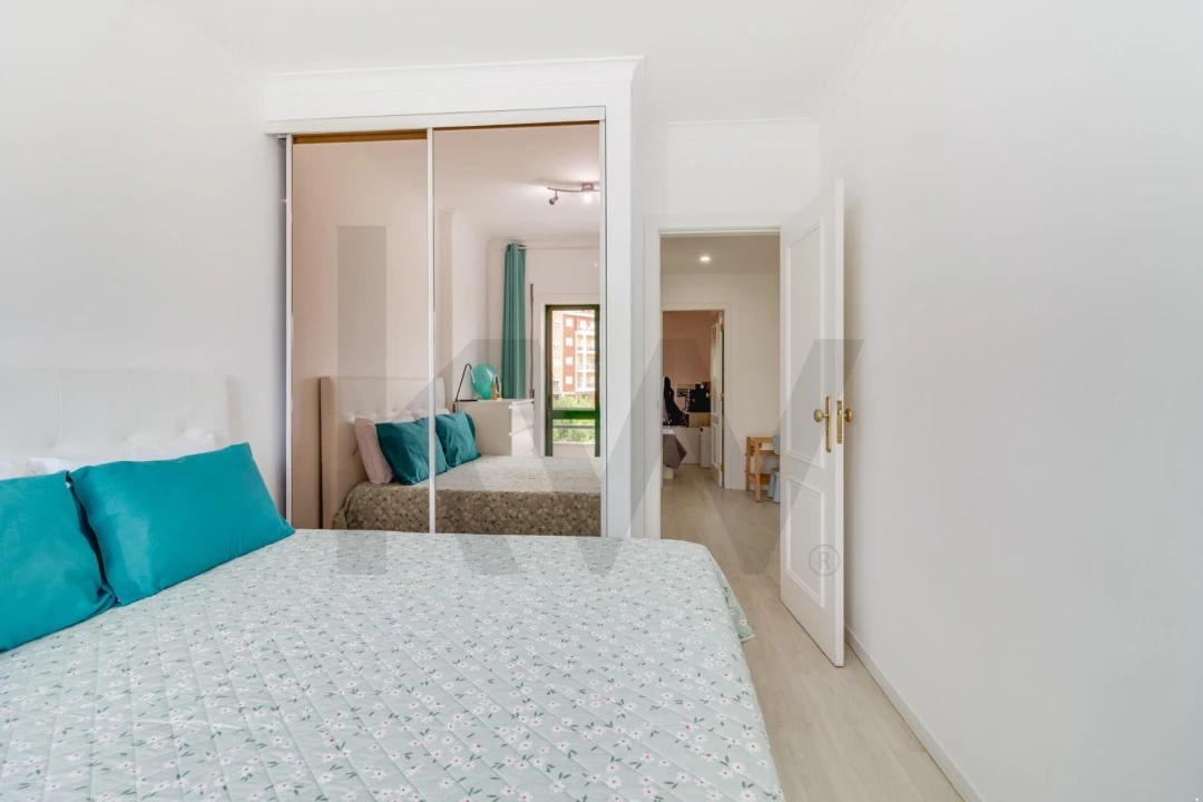 Apartamento T3 para Venda em Almada, Cova da Piedade, Pragal e Cacilhas Foto 16
