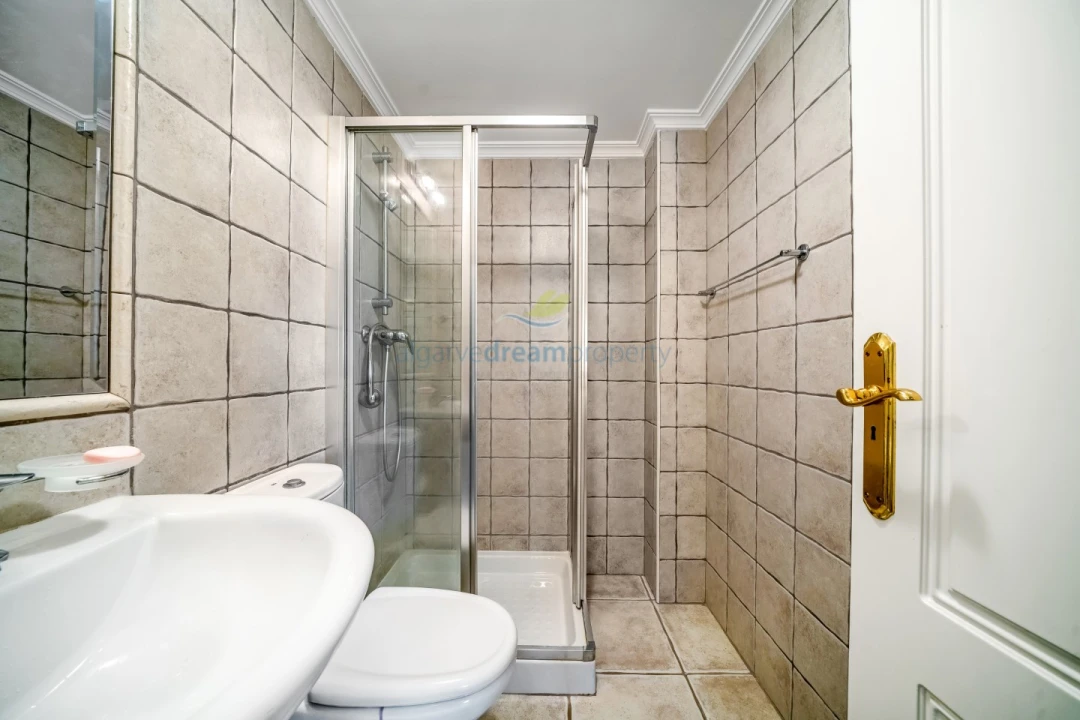 Apartamento T1 para Venda em Albufeira e Olhos de Água Foto 32