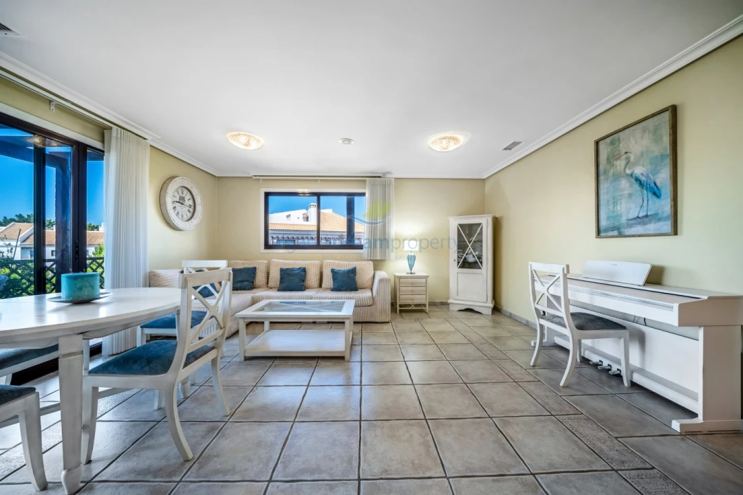 Apartamento T1 para Venda em Albufeira e Olhos de Água Foto 13